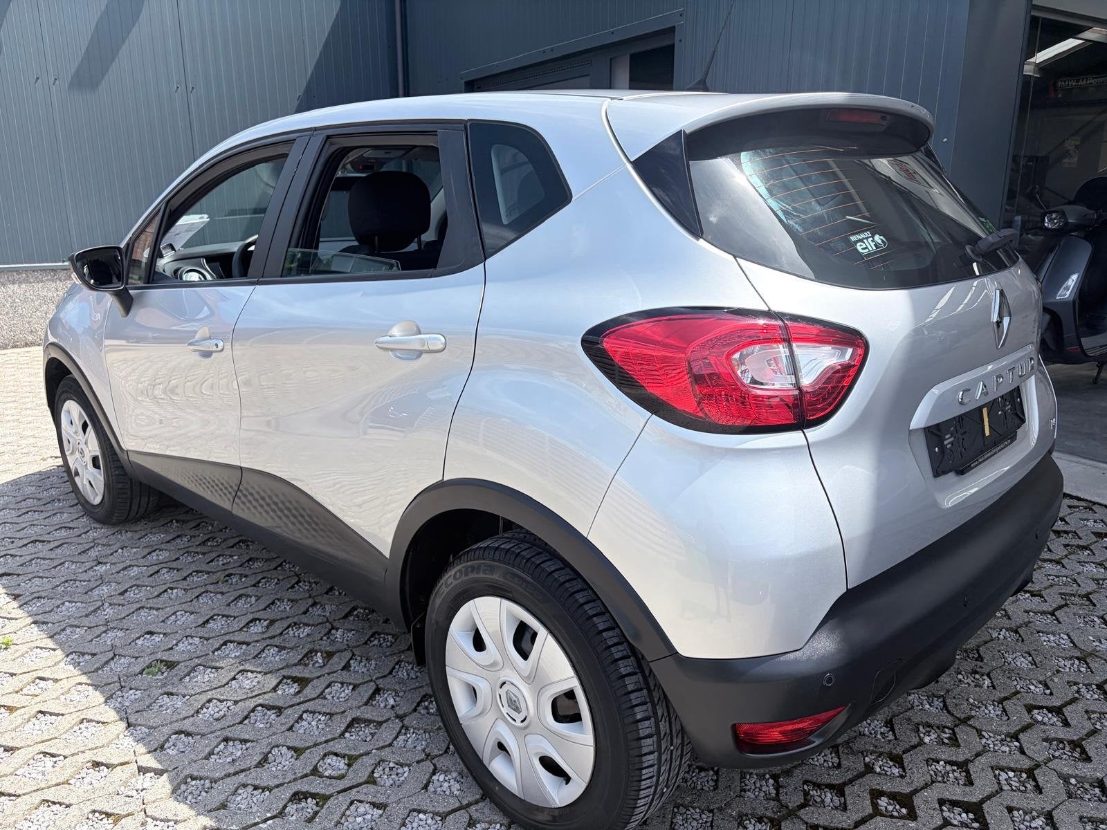 Renault Captur Benzine - Slechts 33000 km, Auto's, Voorwielaandrijving, Stof, Gebruikt, Bedrijf