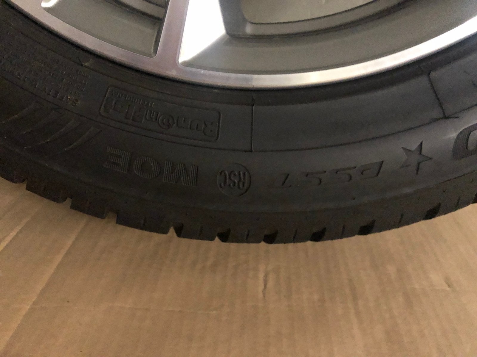 Pneus d'hiver sur jantes BMW 5 G30 LCI, Autos : Pièces & Accessoires, Pneus et Jantes, Pneus hiver, Enlèvement ou Envoi, Véhicule de tourisme