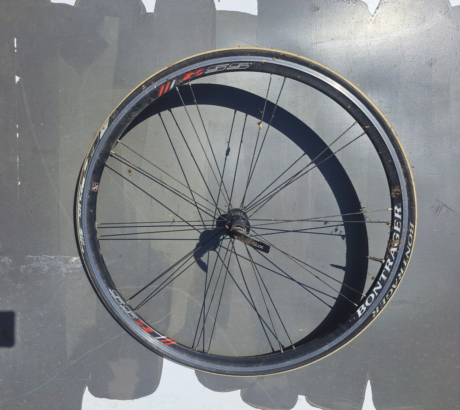 Roue velo course Bontrager, Vélos & Vélomoteurs, Vélos Pièces, Enlèvement, Pneu