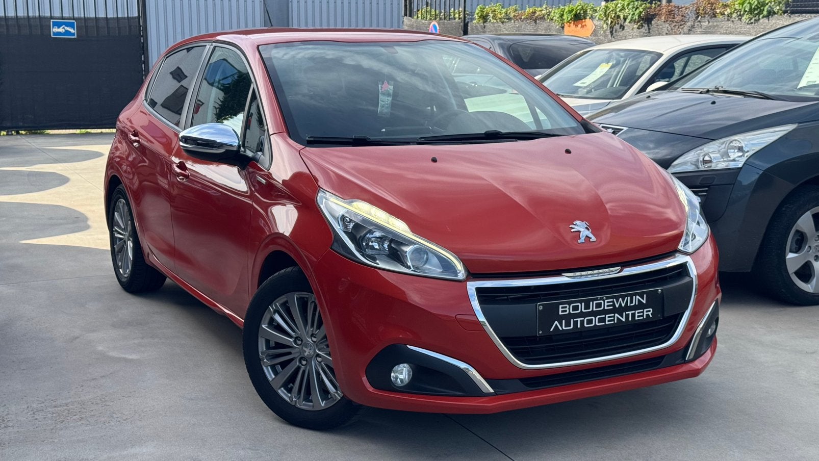 Peugeot 208 2018 Topstaat! 159.xxxkm Gekeurd! 1.2Benzine, Autos, Peugeot, Rouge, Achat, Euro 6, Entreprise