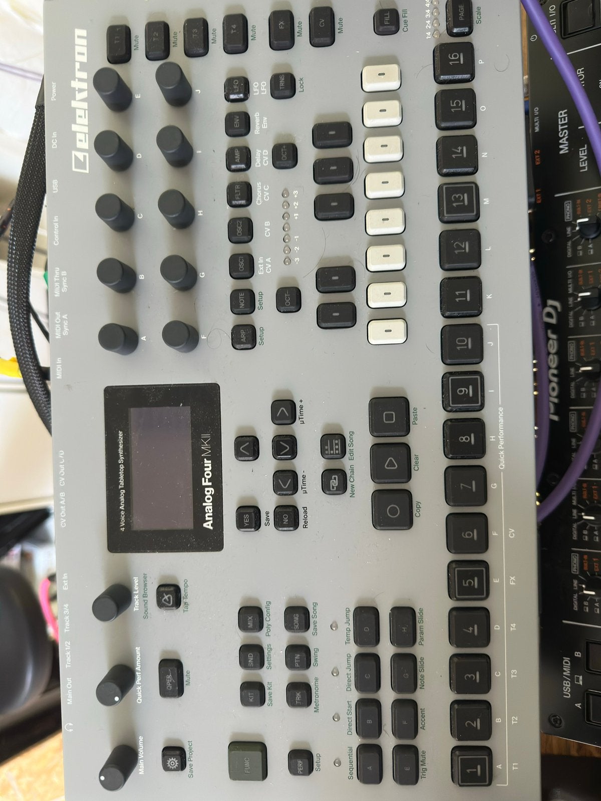 Elektron Analog four mk2, Enlèvement, Comme neuf