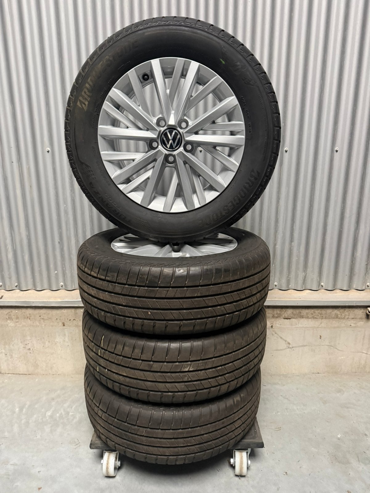 ENSEMBLE DE ROUES DE 16 pouces D'ORIGINE, Autos : Pièces & Accessoires, Neuf, Pneus et Jantes, 215 mm, 16 pouces