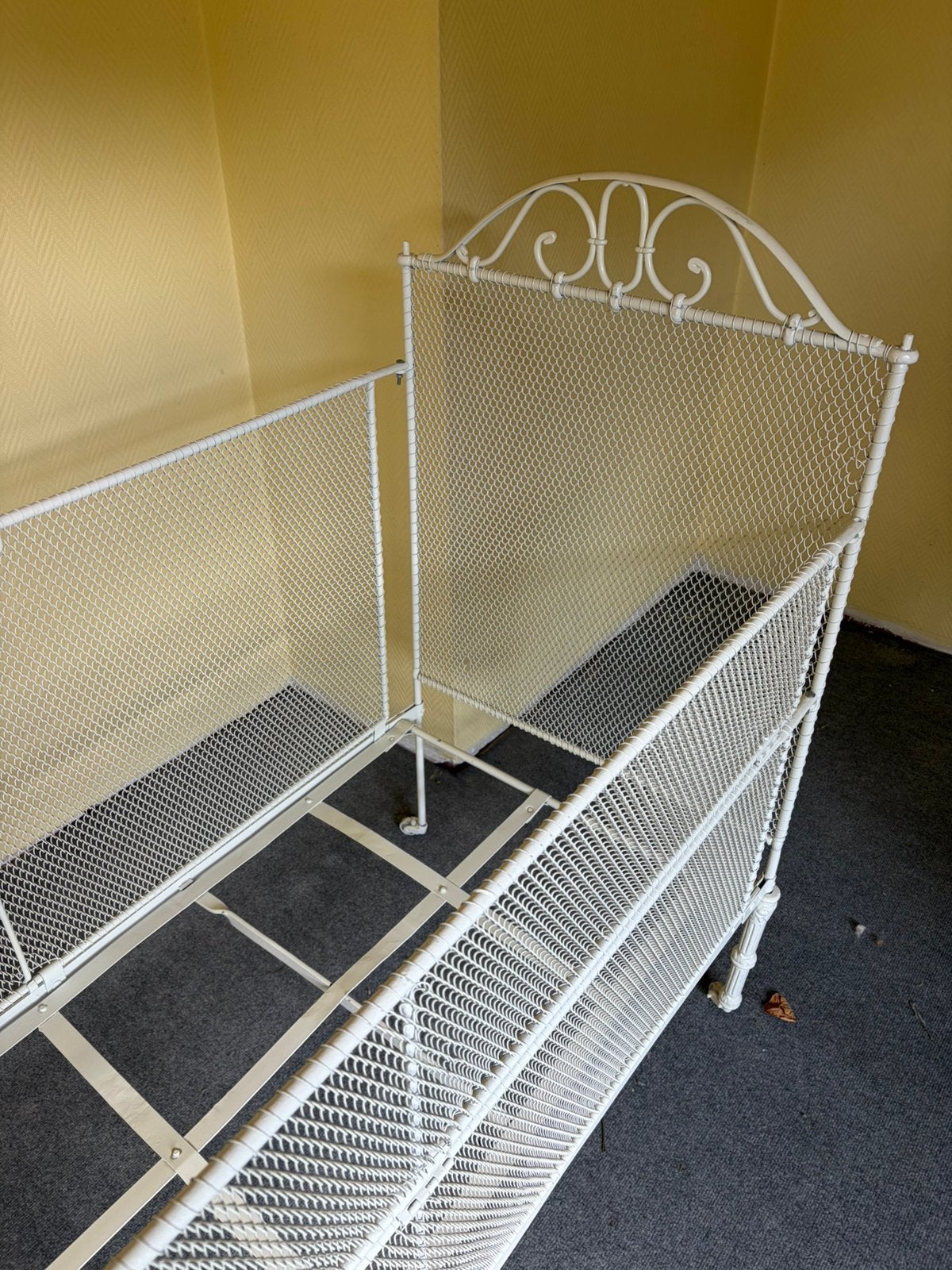 Metalen babybed, Huis en Inrichting, Ophalen, Gebruikt, Eenpersoons, Wit