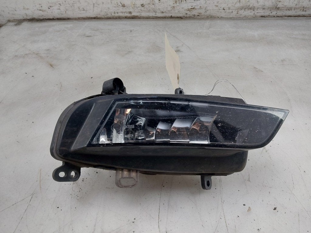 ANTI BROUILLARD AVANT DROIT Audi A1 Sportback (8XA / 8XF), Audi, Utilisé, Rixbecker Straße 75
59552  Lippstadt, DE, Info@forvia.com