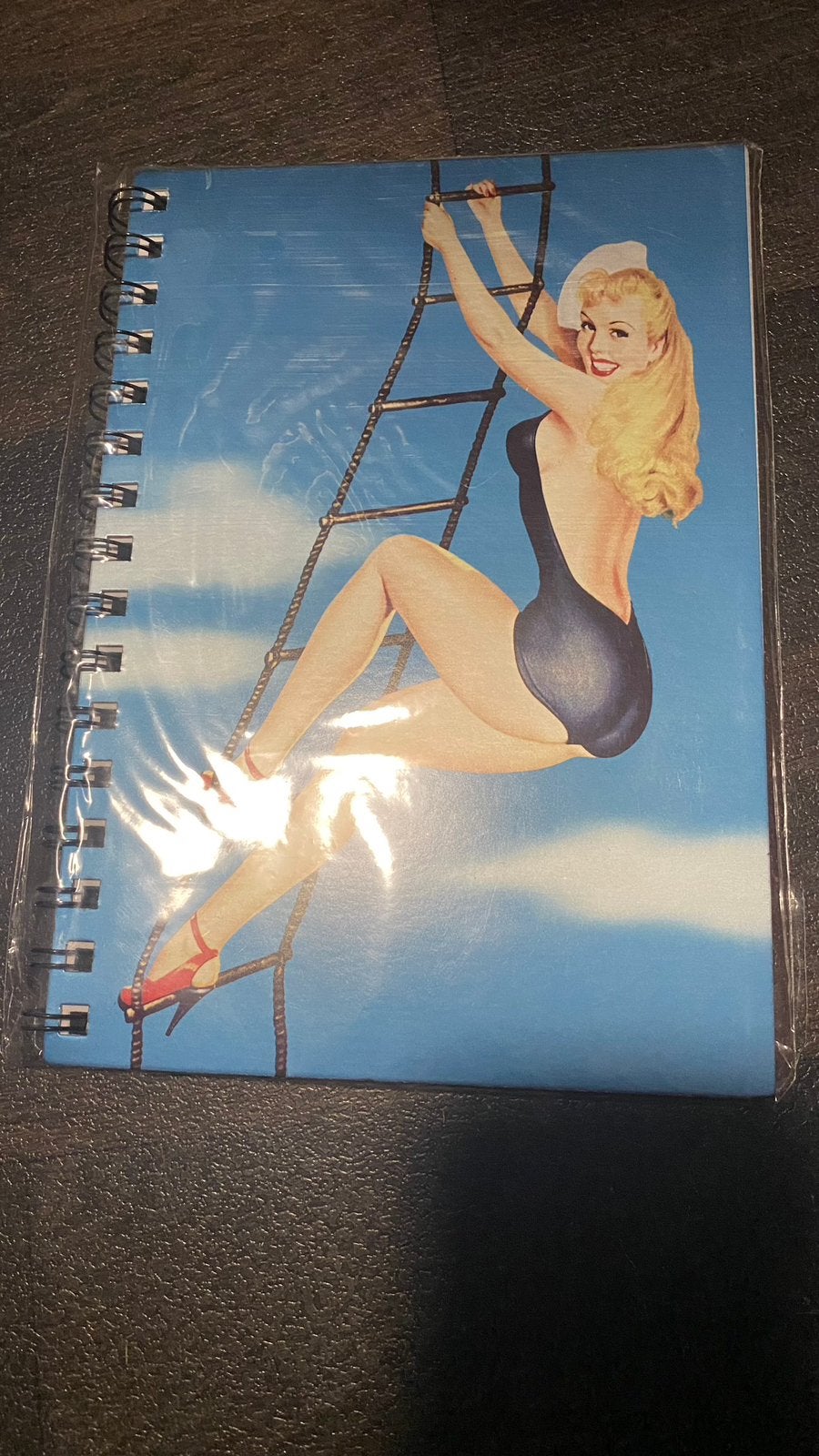 A5 gelinieerd notitieboek met vintage pin-up 3 modellen 5€/p, Ophalen, Nieuw