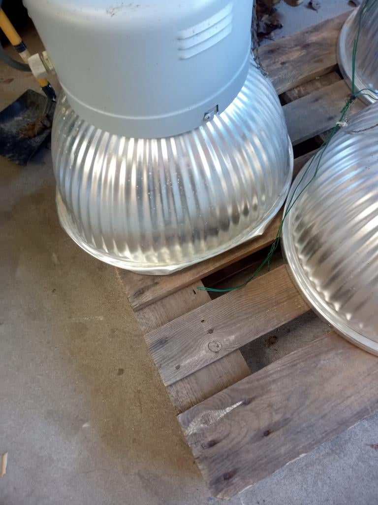 Industriele verlichting, Ophalen