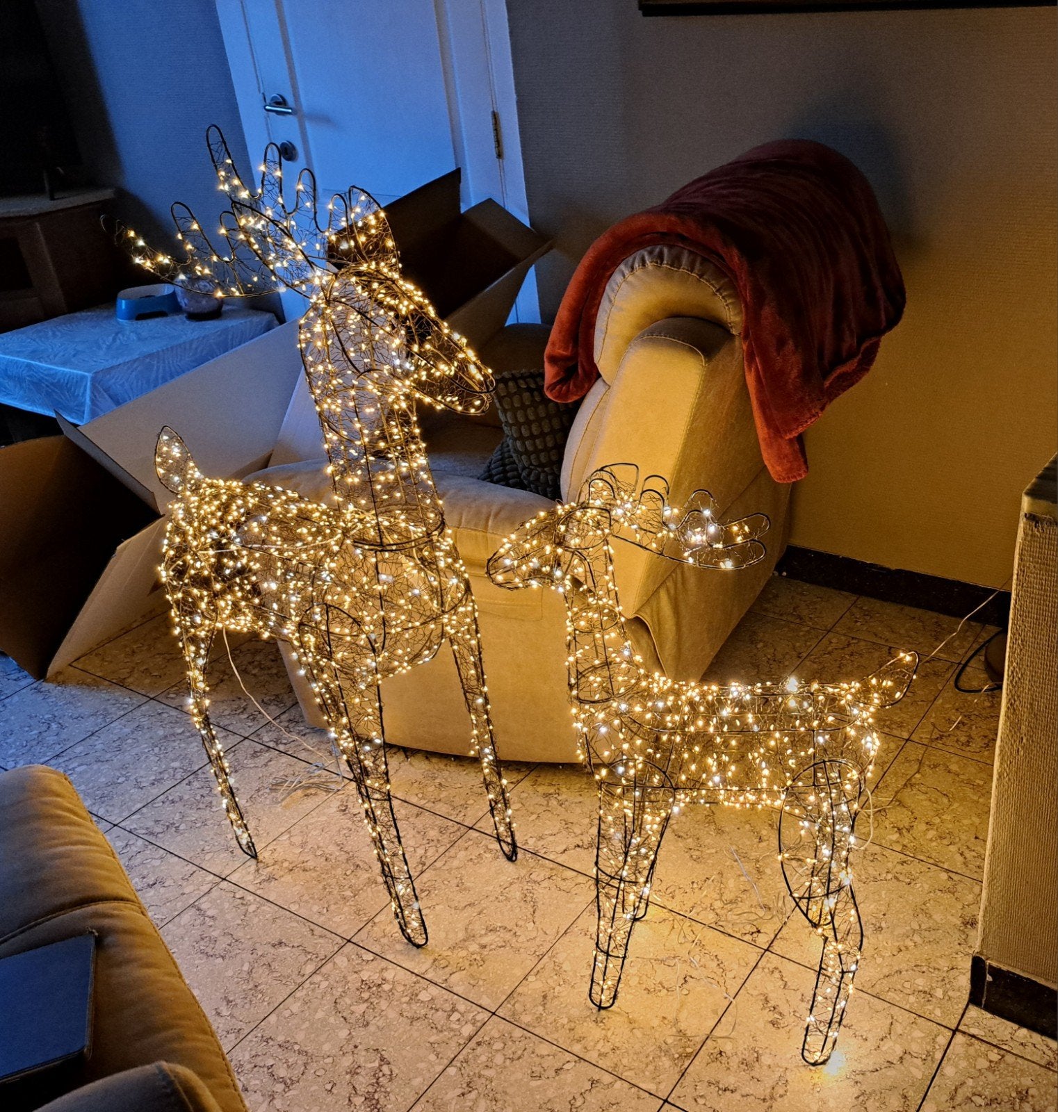 2 grote rendieren met ledlampjes, Diversen, Kerst, Ophalen