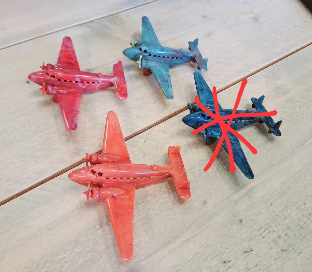 Antiek speelgoedvliegtuigje, Dutch Dakota van Luxor Toys., Antiquités & Art, Antiquités | Jouets, Enlèvement ou Envoi