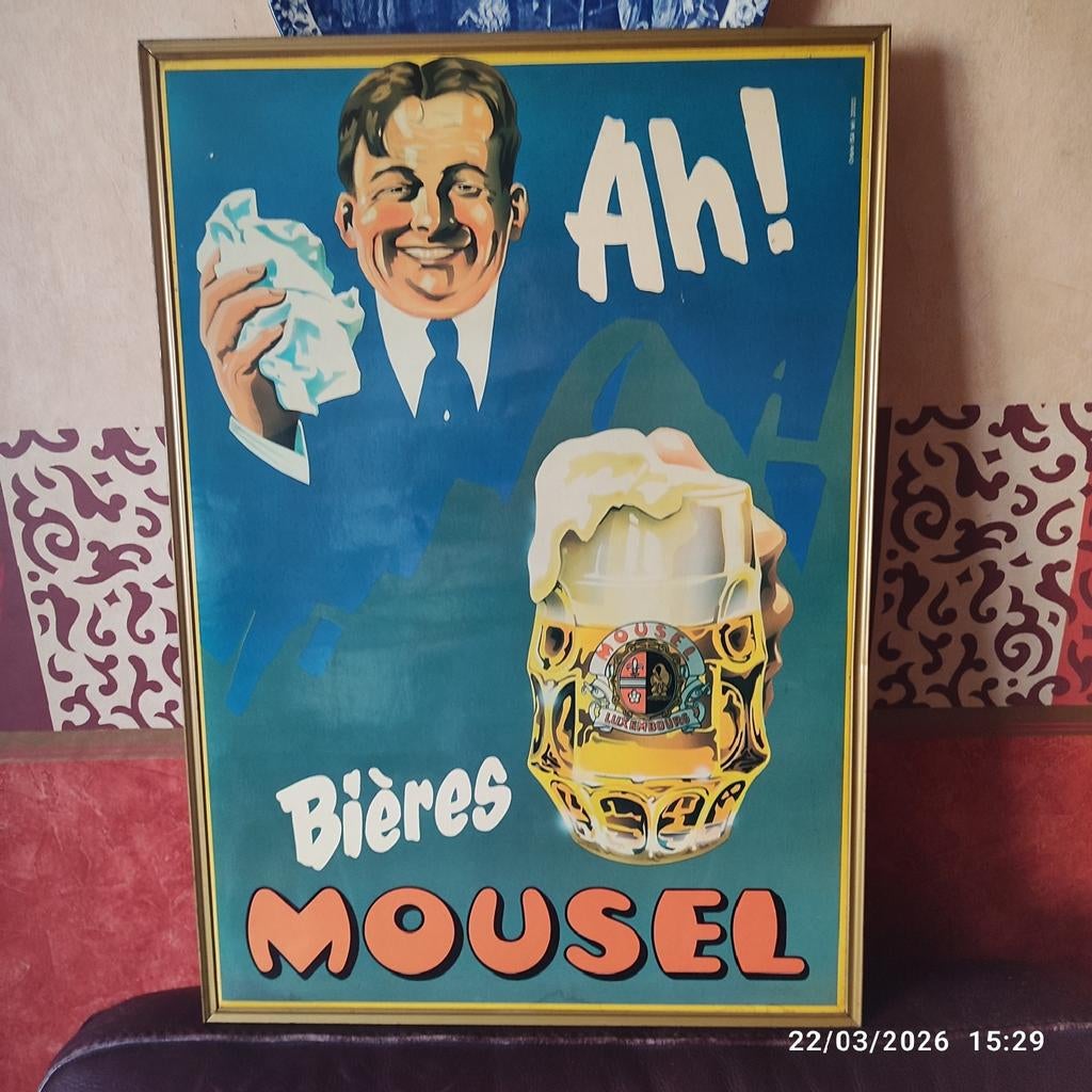 Plaque en carton dans un cadre en métal BIÈRE MOUSEL ., Enlèvement ou Envoi, Comme neuf, Panneau, Plaque ou Plaquette publicitaire