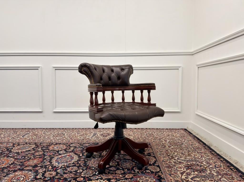 Klassiek Engels Chesterfield Bureaustoel, Antiquités & Art, Antiquités | Bureau & Affaires, Enlèvement