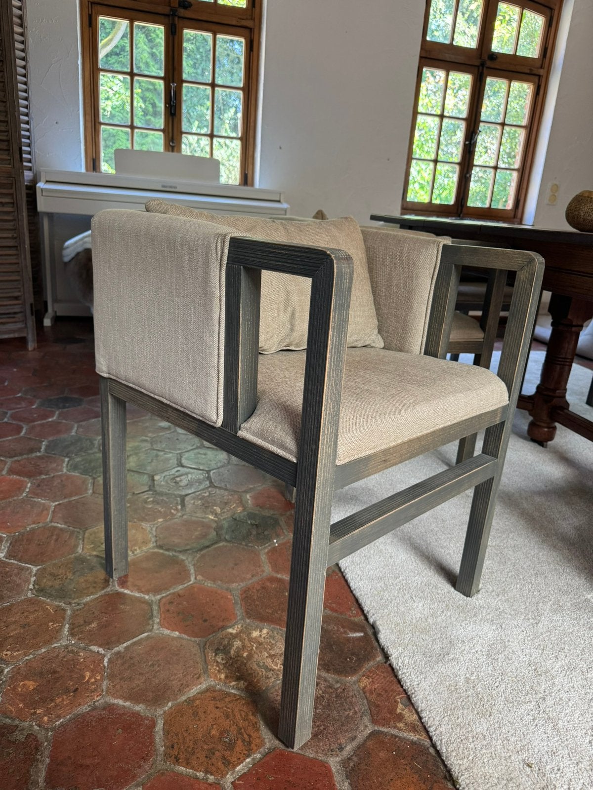 Eetkamerstoelen hout en stof gratis af te halen, Huis en Inrichting, Stoelen, Ophalen, Zo goed als nieuw, Hout