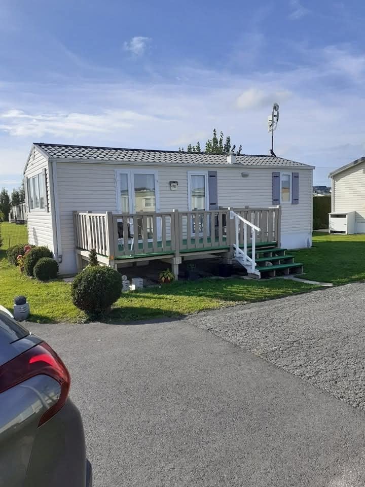 Mooie grote voorzettrap/terras staancaravan, Caravanes & Camping, Caravanes résidentielles