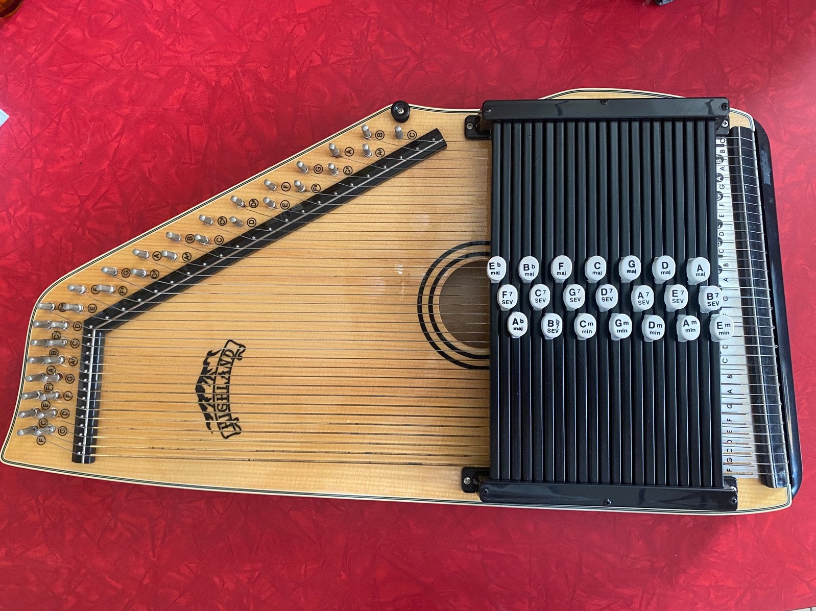 Highland Autoharp 36 cordes / 21 accords, Musique & Instruments, Instruments à corde | Autre, Enlèvement ou Envoi, Comme neuf