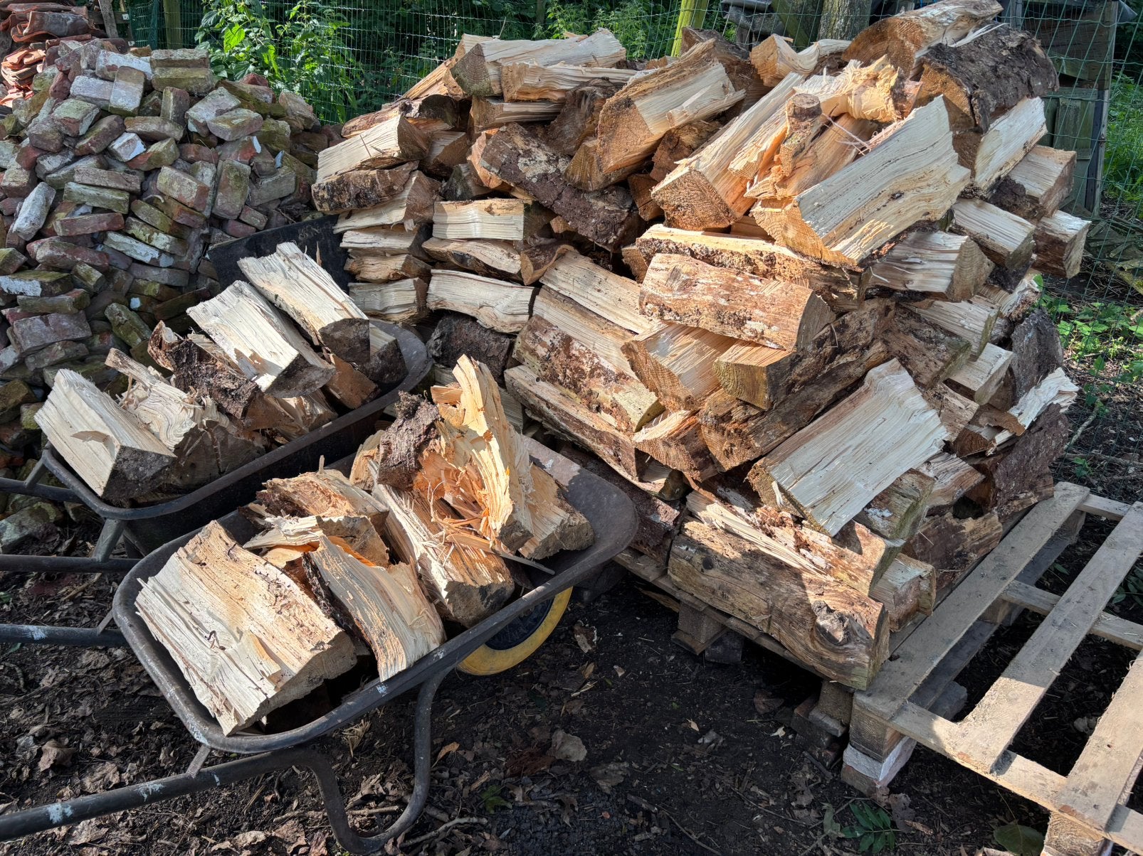 Bois de chauffage 2e choix 50€/mètre cube 2,5 mètres cubes, Enlèvement