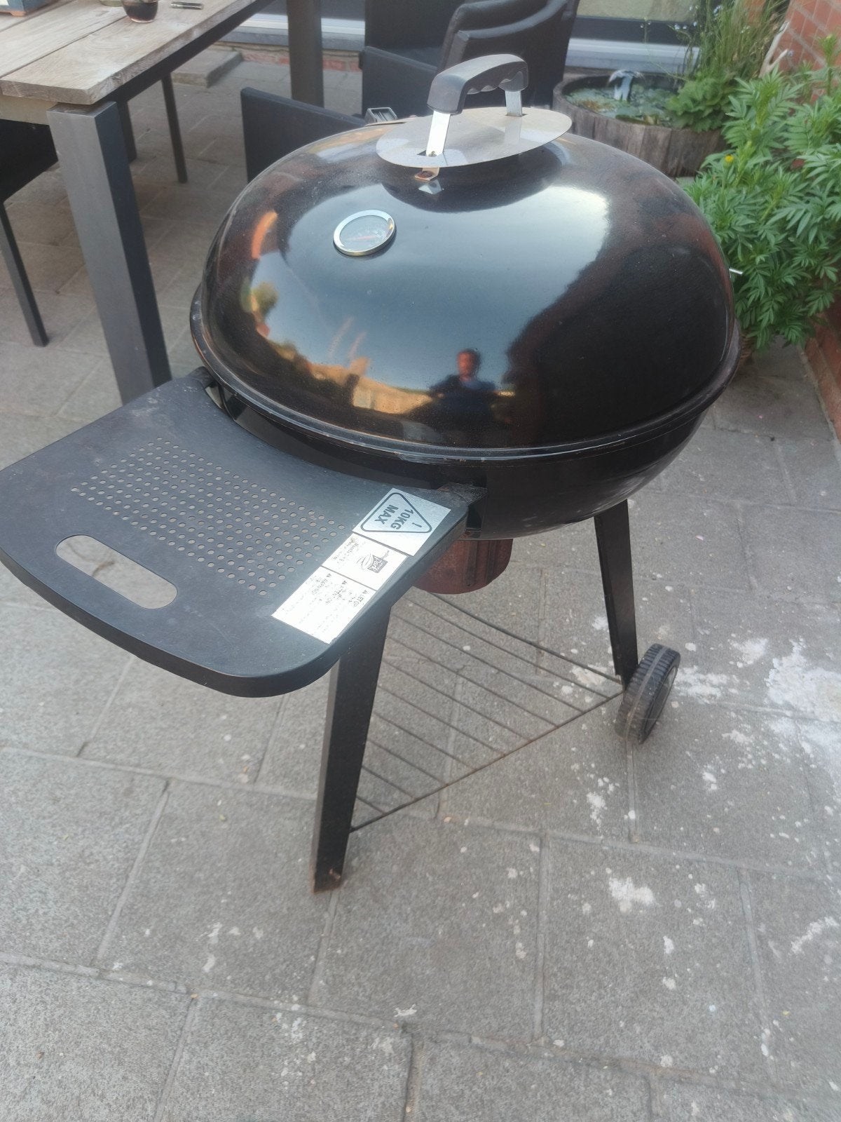 Houtskool barbecue central park, Ophalen