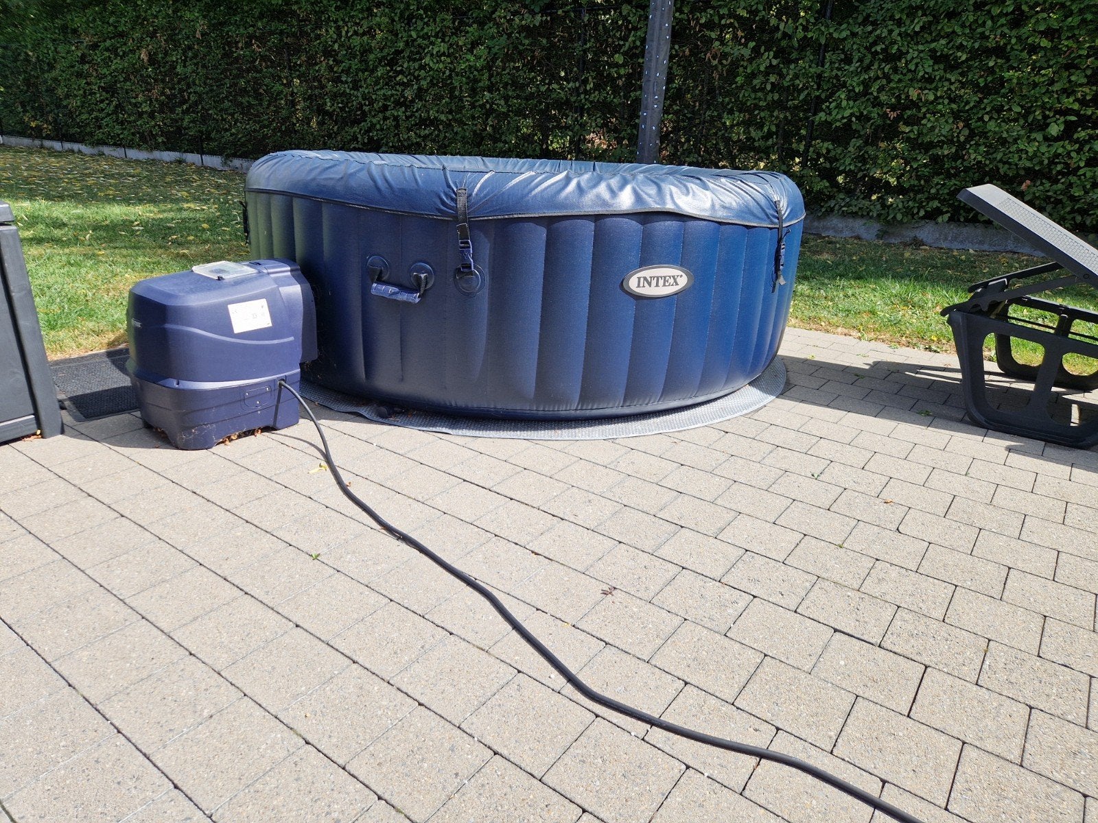 Intex jacussi, Ophalen, Zo goed als nieuw, Afdekzeil, Opblaasbaar