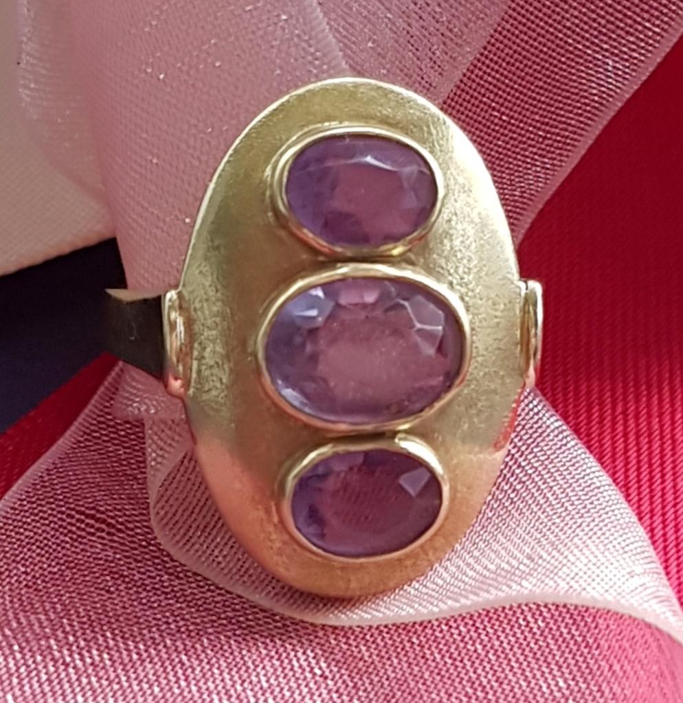 14 KARAAT GEDIAMANTEERDE GEELGOUDEN RETRO RING MET AMETHIST, Bijoux, Sacs & Beauté, Bagues, Enlèvement ou Envoi, Comme neuf, Or