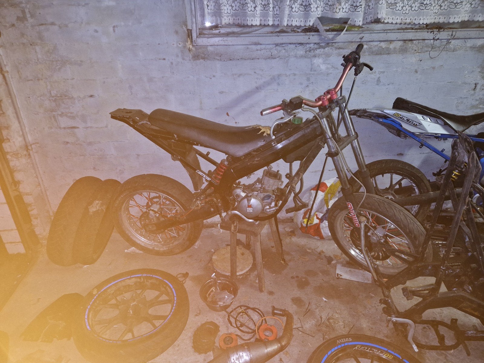 Derbi 50 project + lot onderdelen, Fietsen en Brommers, Ophalen, Cilinder