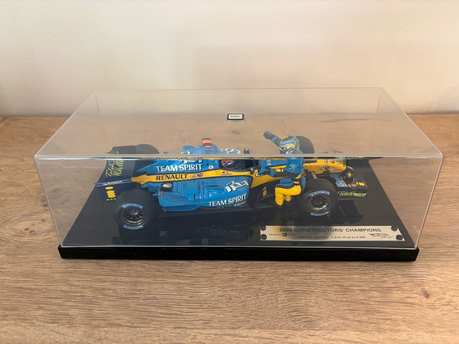 Renault F1 Team 2005 Constructors World Champion, Hobby en Vrije tijd, Modelauto's | 1:18, Ophalen of Verzenden, Zo goed als nieuw