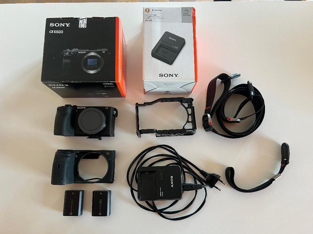 Sony A6600 (body + accessoires), Ophalen of Verzenden, Zo goed als nieuw, Spiegelreflex, Sony