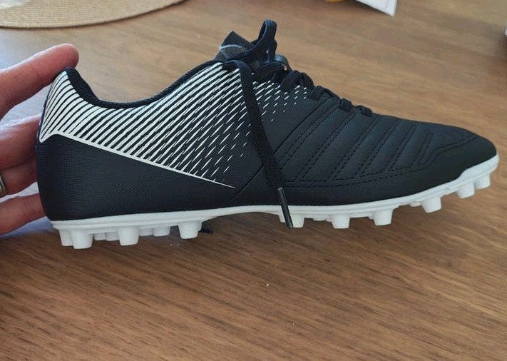 voetbalschoen RECHTS maat 41 nieuw Kipsta, Kleding | Heren, Sportkleding, Zwart, Kipsta, Nieuw, Ophalen of Verzenden