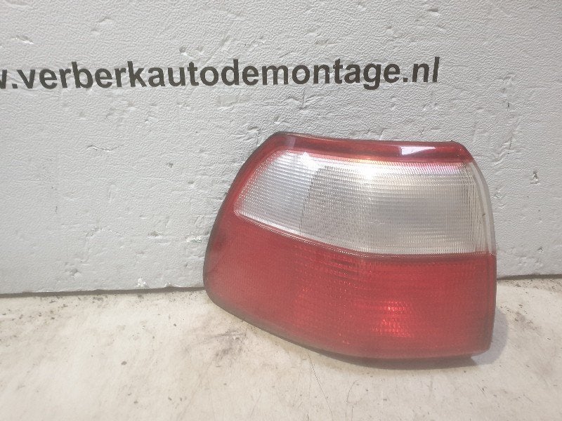 ACHTERLICHT LINKS Opel Omega B (25 / 26 / 27), Gebruikt, Opel, Opel Automobile GmbH, Kontakt-opel@opel.com