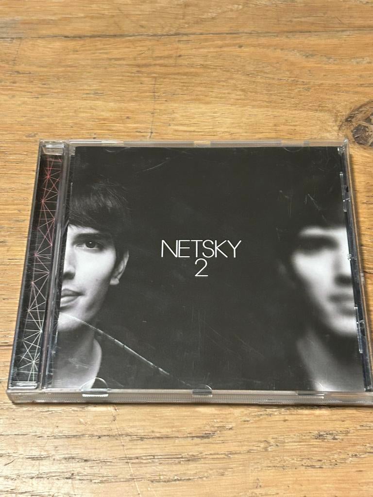 CD Netsky - Netsky 2, Cd's en Dvd's, Cd's | Dance en House, Ophalen of Verzenden, Zo goed als nieuw, Drum and bass