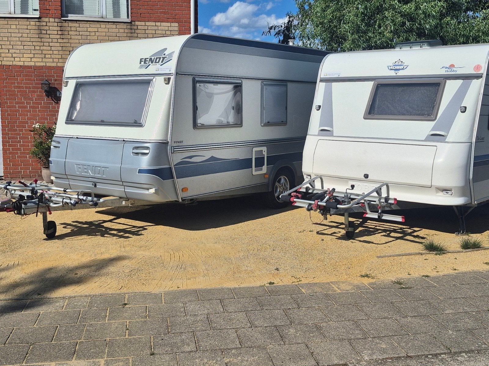 TE HUUR CARAVAN 4 pers  Azelhof / jumping, Porte-vélos, Fendt, Banquette en rond, 1000 - 1250 kg