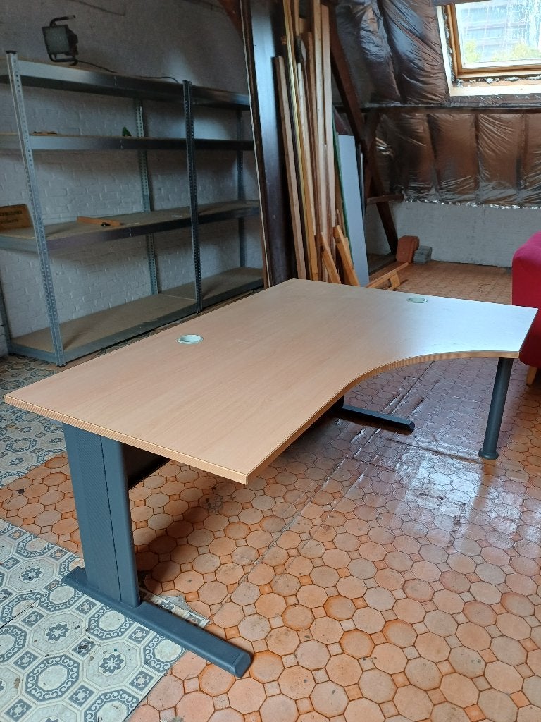 Bureelmeubel, Huis en Inrichting, Bureaus, Zo goed als nieuw, Hoekbureau, Overige merken, Modern, Kunststof, Beige, Kabelgoot