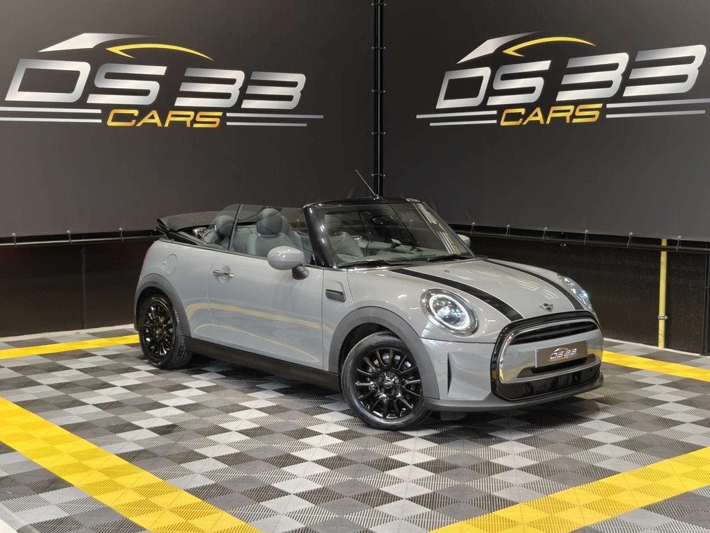 Mini Cooper Cabrio 1.5 Sport/LED/Leder/PDC/Cruise/Ambi/DigiA, Auto's, Mini, Voorwielaandrijving, Gebruikt, Zwart, Cabriolet