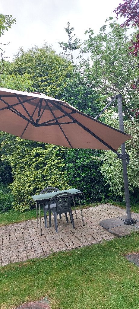 zweefparasol, Ophalen, Gebruikt, Kantelbaar, 2 tot 3 meter