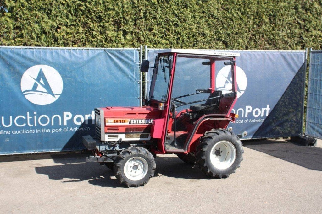 Vente aux enchères : Tracteurs et mini-tracteurs, Enlèvement