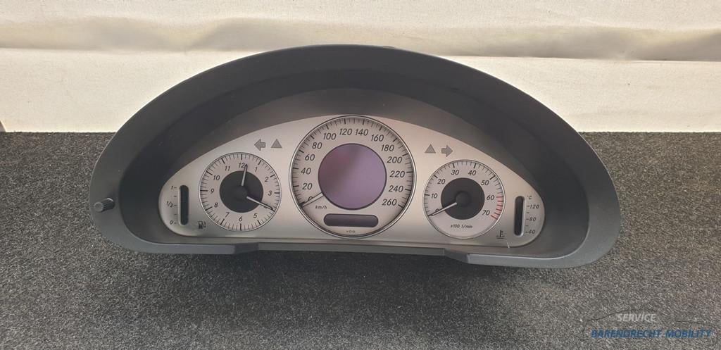 Kilometerteller W211 E klasse Mercedes A2115404711 Avantgard, Gebruikt, Mercedes-Benz AG, Mercedes-Benz, Mercedesstrasse 120
70372  Stuttgart, DE