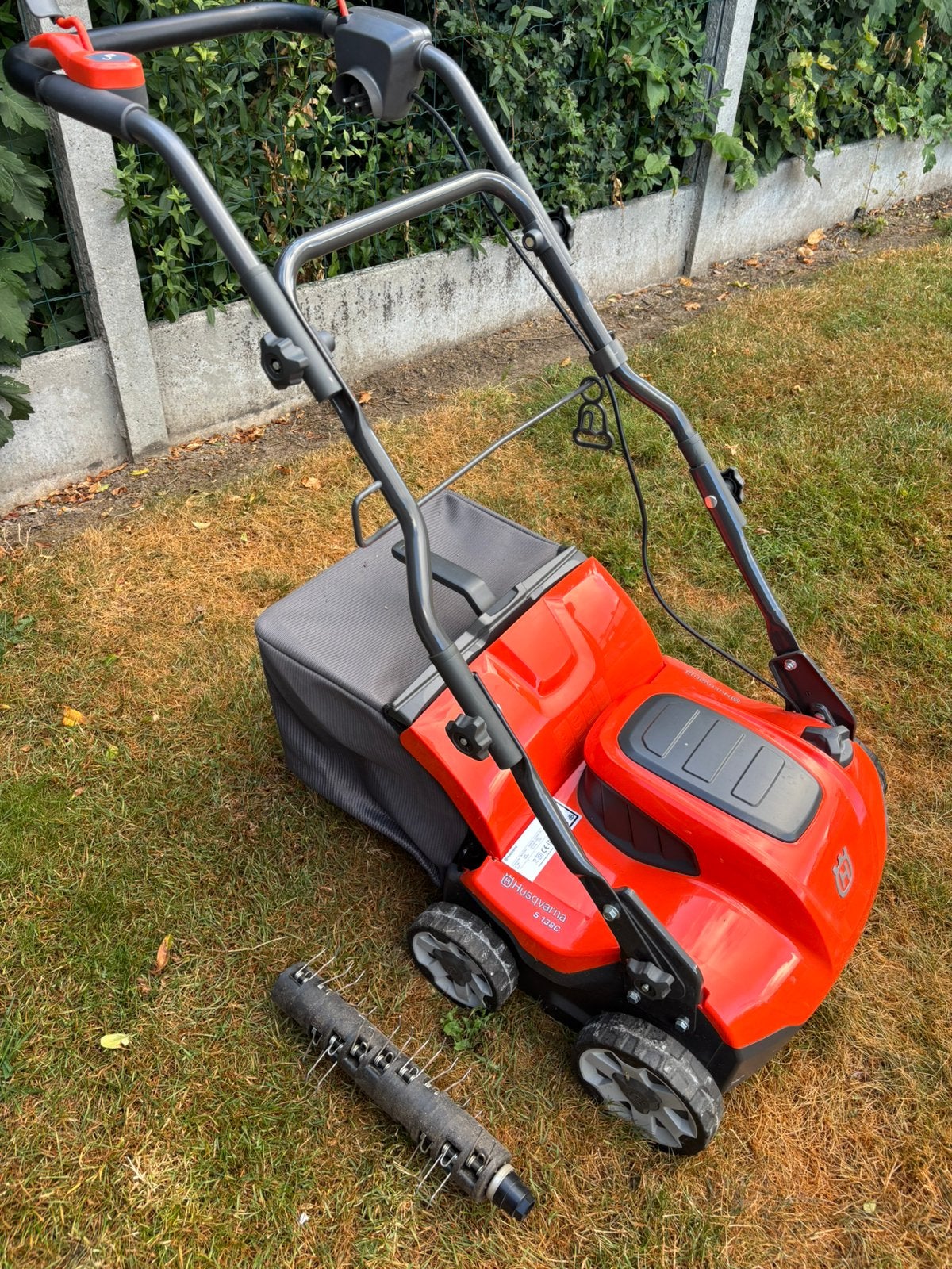 À vendre scarificateur électrique Husqvarna., Enlèvement, Comme neuf