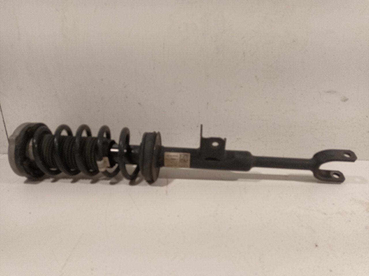 Veerpoot links voor BMW 5 serie, BMW, Onderdelen@venauto.nl, Van der Ven Autorecycling B.V., Ettenseweg 76, 4706 PB Roosendaal, The Netherlands