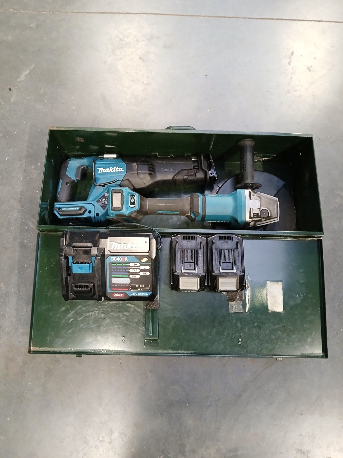 makita doorslijpmachine en resiprozaag, Ophalen, Zo goed als nieuw, Haakse handslijpmachine