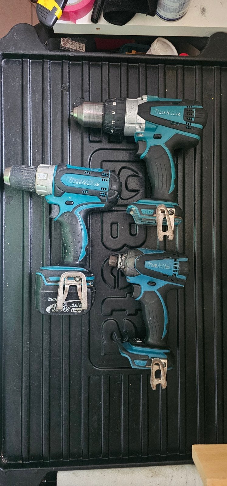 lot de batteries Makita 14.4 machines, 400 à 600 watts, Enlèvement, Utilisé, Foreuse et Perceuse