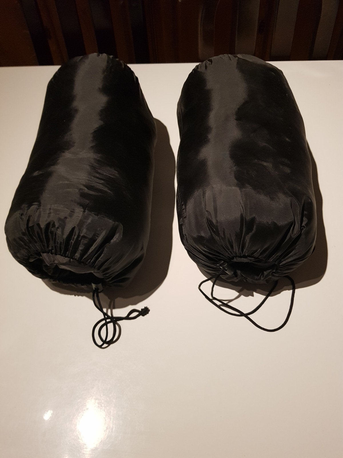 2 sacs de couchage Mil-tec avec capuche, adultes, Caravanes & Camping, Sacs de couchage, Comme neuf, Enlèvement ou Envoi