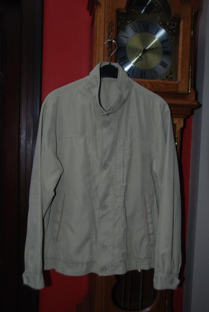 Lichte jas „C&A” beige jas gevoerd met T54 Zeer goede staat!, Kleding | Heren, Jassen | Zomer, Maat 52/54 (L), Beige, Ophalen of Verzenden