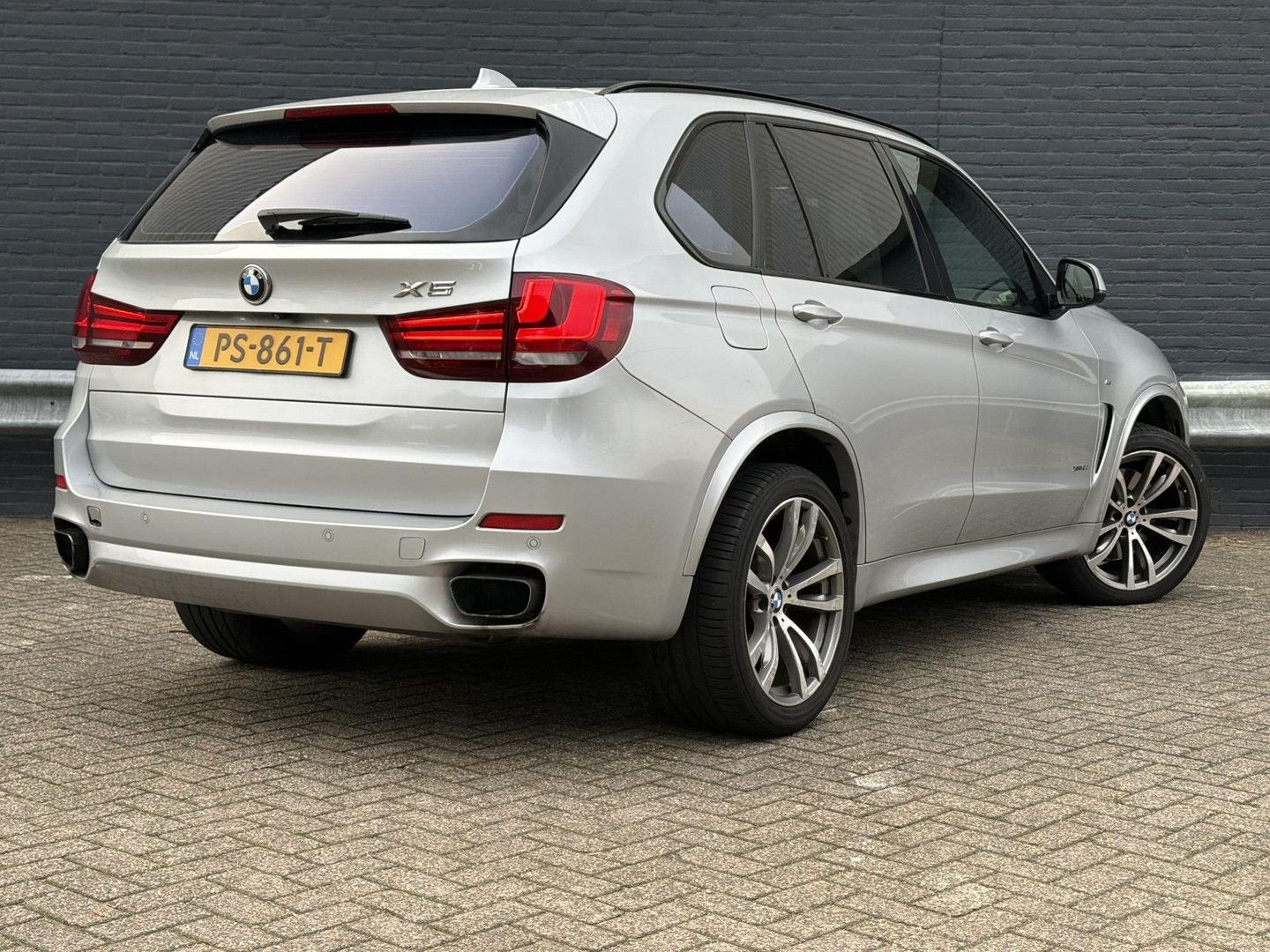 BMW X5 xDrive50i High Executive 7p., Auto's, Automaat, X5, Navigatiesysteem, 357 g/km