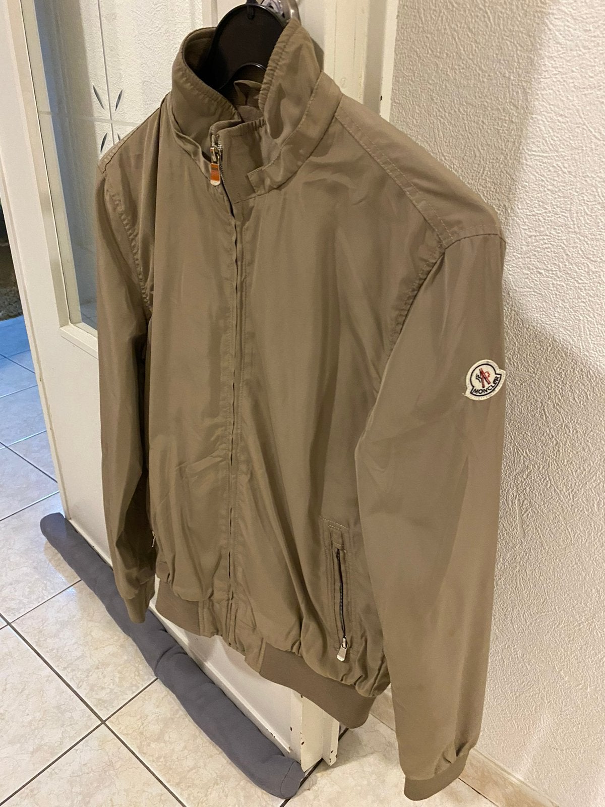 Veste Moncler taille S, Vêtements | Hommes, Enlèvement, Comme neuf, Taille 46 (S) ou plus petite