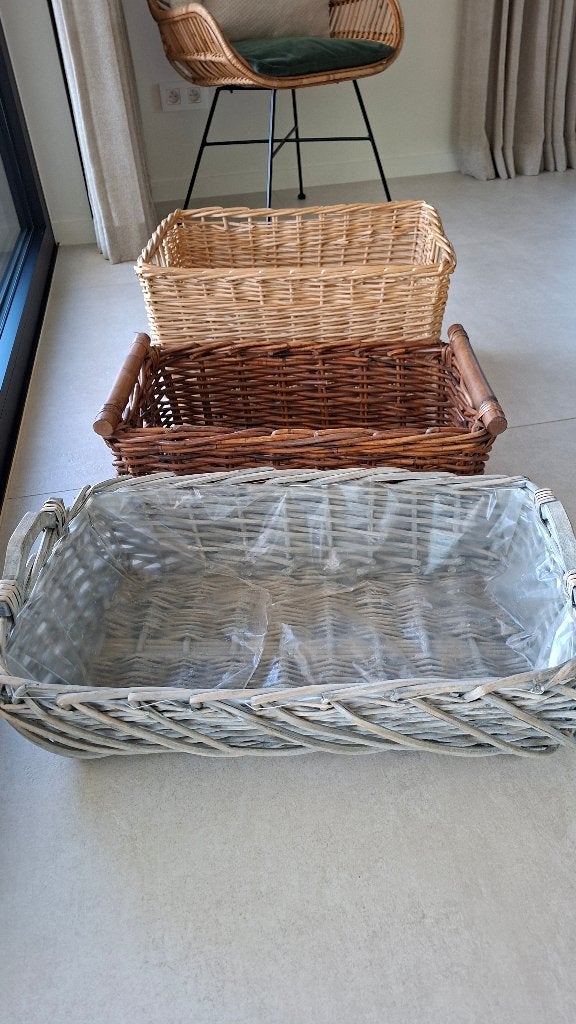 Rieten manden. 10€/mand, Ophalen, Gevlochten, Mand, Zo goed als nieuw