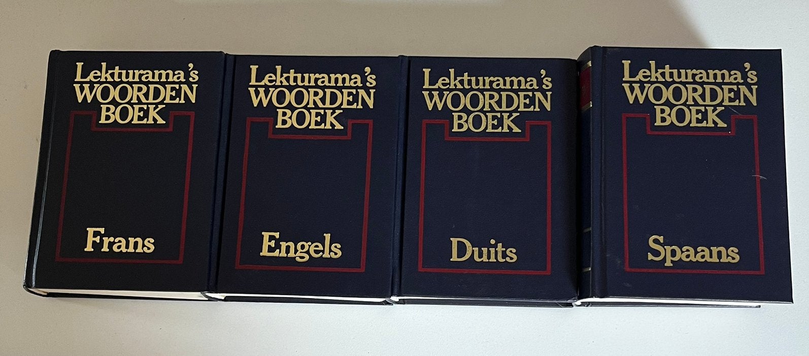 Woordenboeken, zakmodel, Ophalen, Gelezen