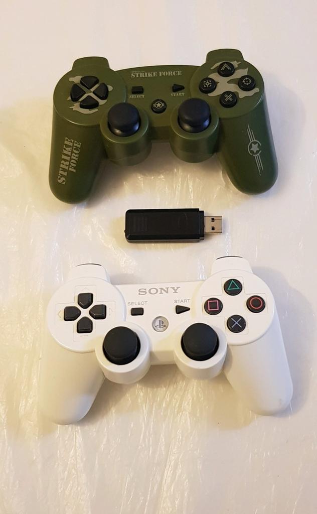 Set van 2 ps3-controllers, Games en Spelcomputers, Spelcomputers | Overige, Ophalen of Verzenden