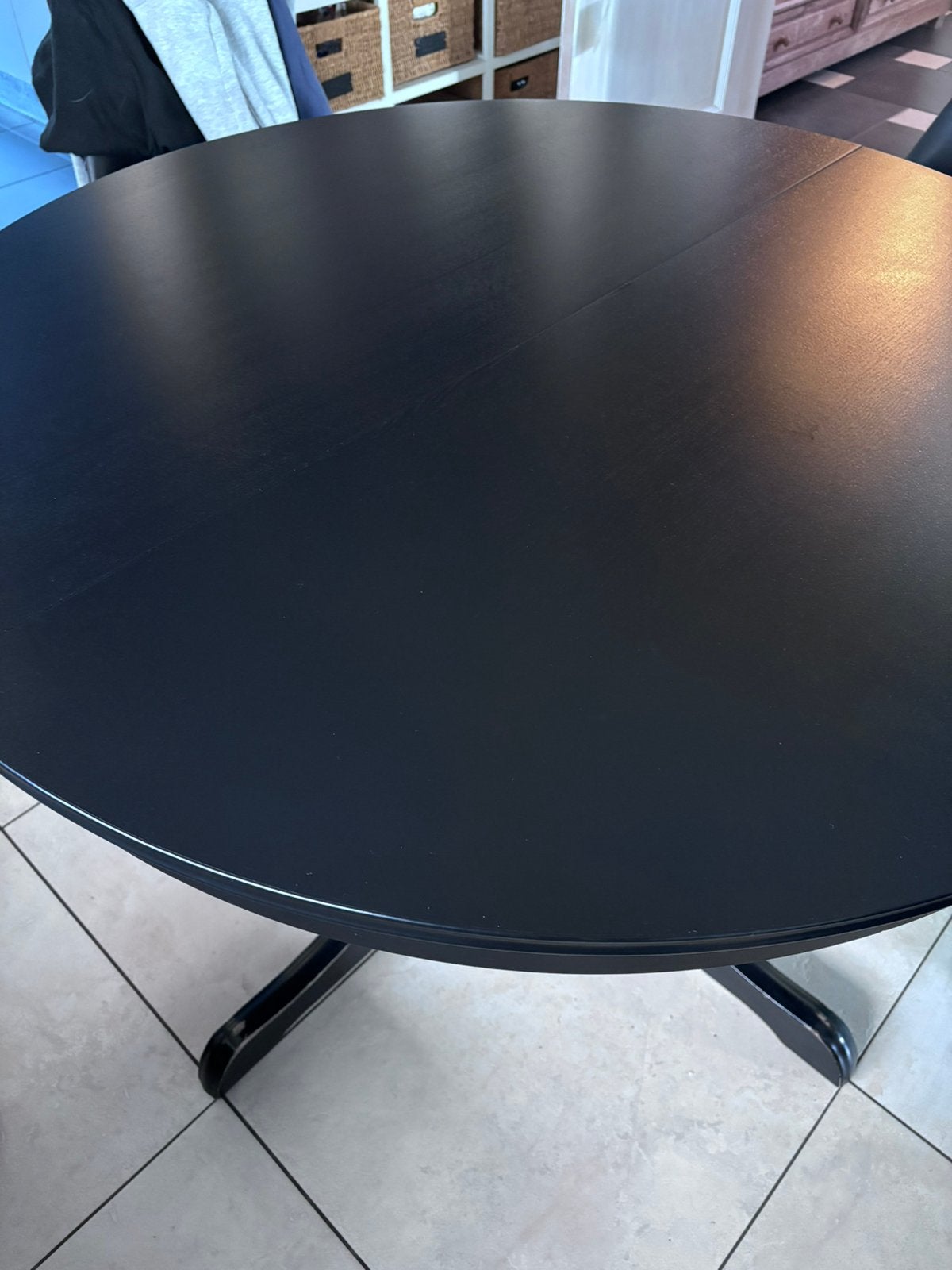 Table ronde extensible IKEA INGATORP noire impeccable, Maison & Meubles, Enlèvement, Comme neuf