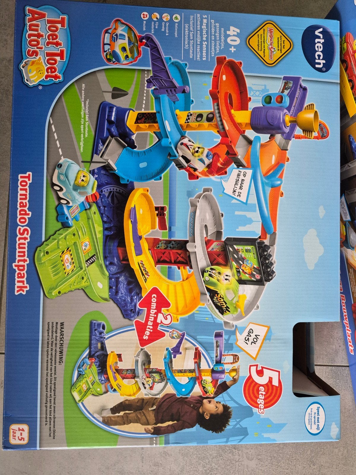 Toet toet auto's, Enlèvement