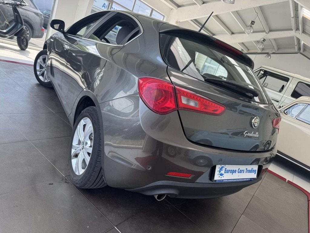 Alfa Romeo Giulietta 1.6JTDM 105ch DISTRIBUTION OK GPS GAR 1, Autos, Alfa Romeo, Argent ou Gris, Achat, 105 ch, Boîte manuelle
