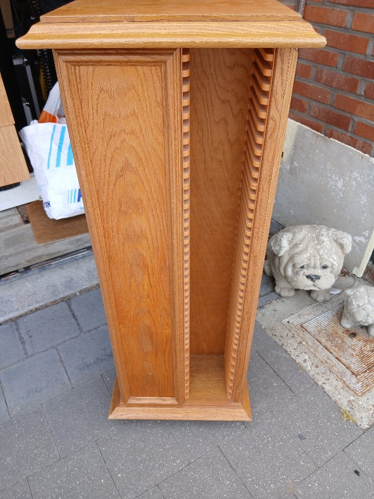 Cd rek in de vorm van een 4-zijdige houten kolom., Huis en Inrichting, Ophalen, 150 discs of meer, Zo goed als nieuw, Cd's