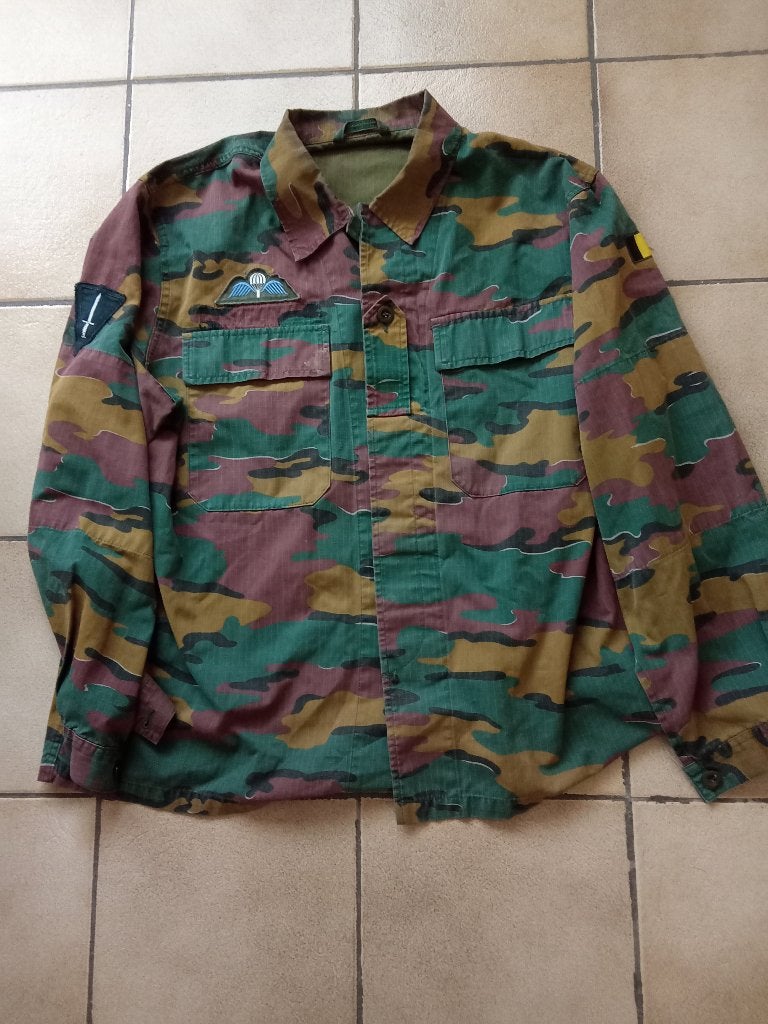 Chemise de camouflage Para commando belge avec ses brevets, Envoi