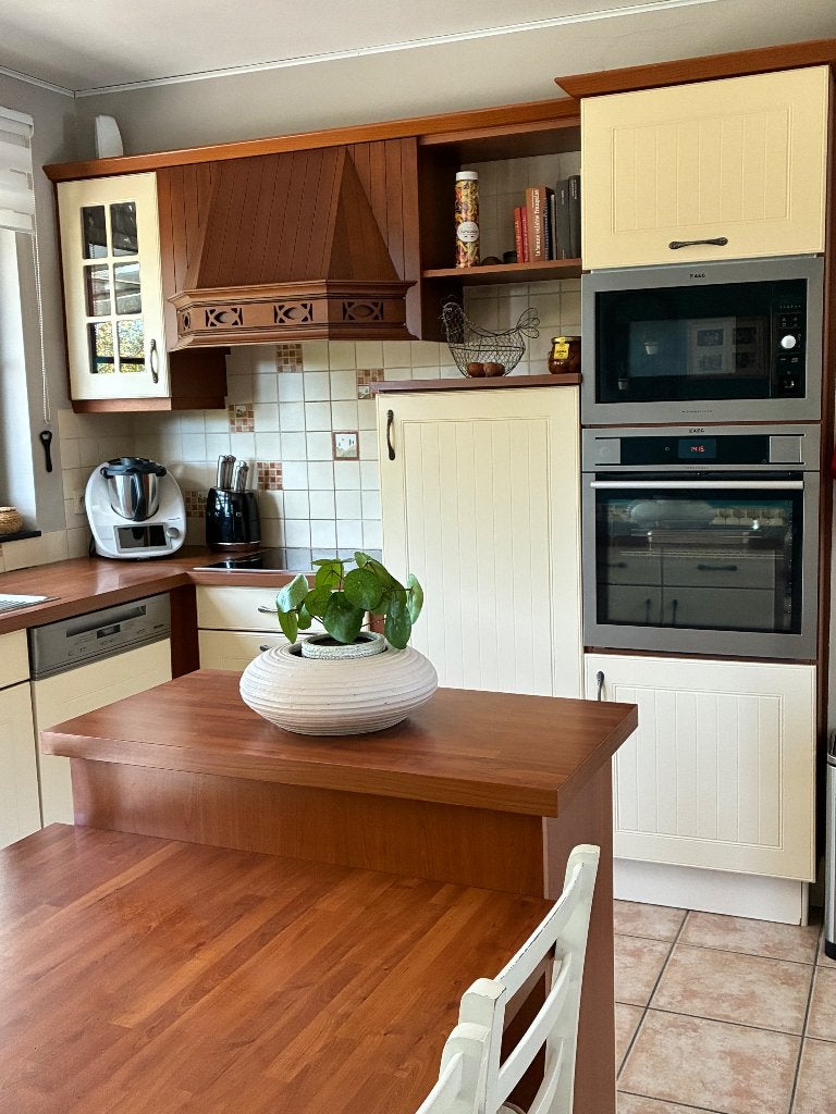 Cuisine Schmidt équipée, Bois, Enlèvement, Crème, Cuisine à mur double